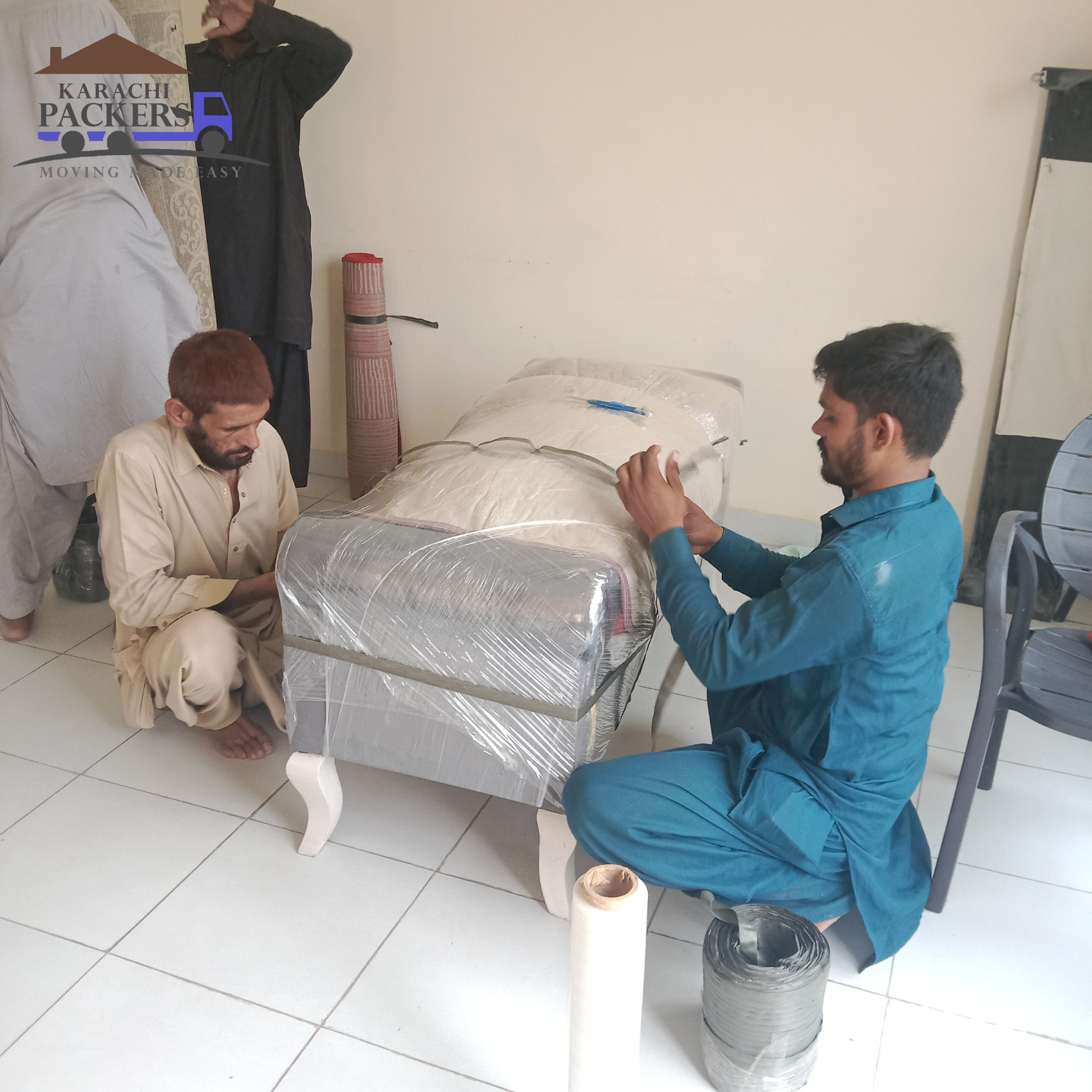 2 labor packing sofa